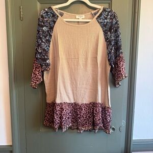 Umgee Stylish Beige and Blue Ruffled Women's Top NWT